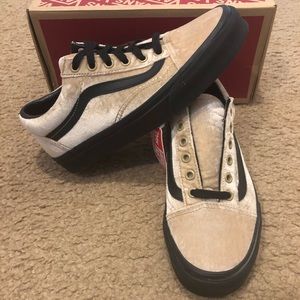Velvet Old Skool Vans